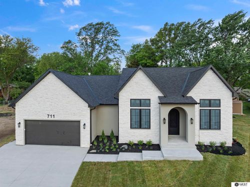 711 Yearling Court, Lincoln, NE, 68520 | Card Image