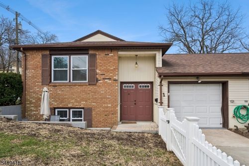 1 Lyons Pl, Morristown, NJ, 07960-5092 | Card Image