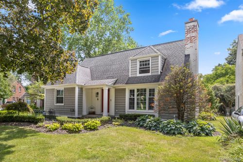 6 Berwick Ln, Dearborn, MI, 48120-1102 | Card Image