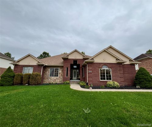 46991 Hidden River Cir N, Canton, MI, 48188-6310 | Card Image