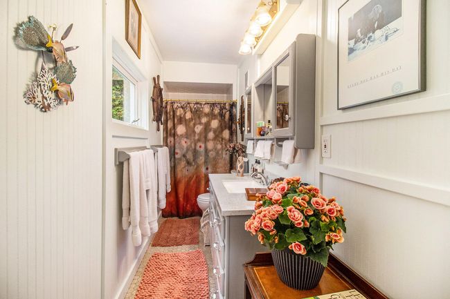 488 4 Th St, House other with 6 bedrooms, 2 bathrooms and null parking in Manistee MI | Image 23