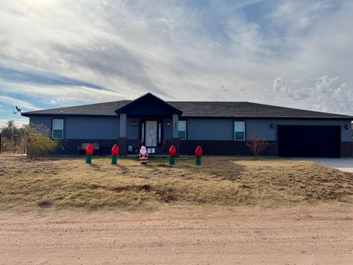 1046 Bowie St, Denver City, TX, 79323-1516 | Card Image