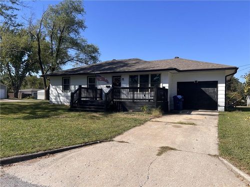 611 Summit Rd, Knob Noster, MO, 65336-1546 | Card Image