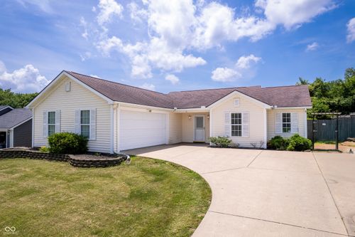 929 S County Road 200 E, Connersville, IN, 47331-8366 | Card Image