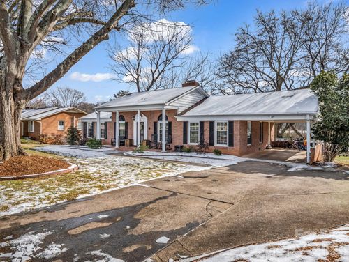 522 Country Club Cir, Shelby, NC, 28150-4807 | Card Image