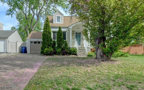 72 Colonial Dr, Clark, NJ, 07066-2642 | Card Image