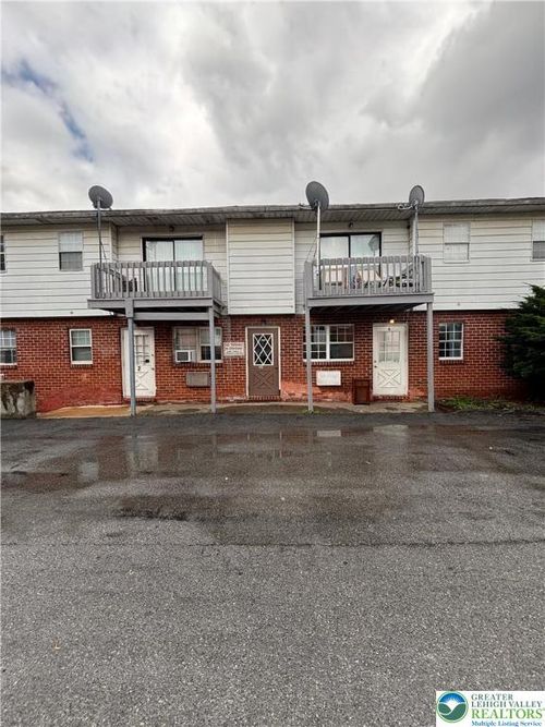 830 W Susquehanna St, Allentown, PA, 18103-4056 | Card Image