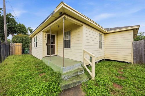 5427 Sonora St, Houston, TX, 77020-7225 | Card Image