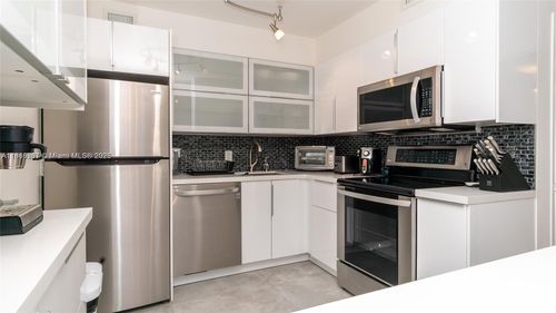 apt-811-5161 Collins Ave, Miami Beach, FL, 33140-2720 | Card Image