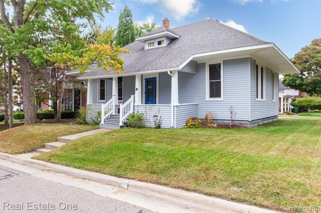 Pine St, Rochester, MI 48307