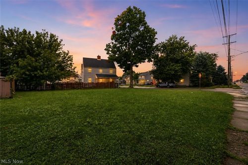 1306 Roslyn Ave Sw, Canton, OH, 44710-2224 | Card Image