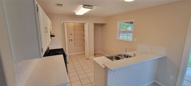 195 Cardinal Dr, House other with 3 bedrooms, 2 bathrooms and 6 parking in Paige TX | Image 9