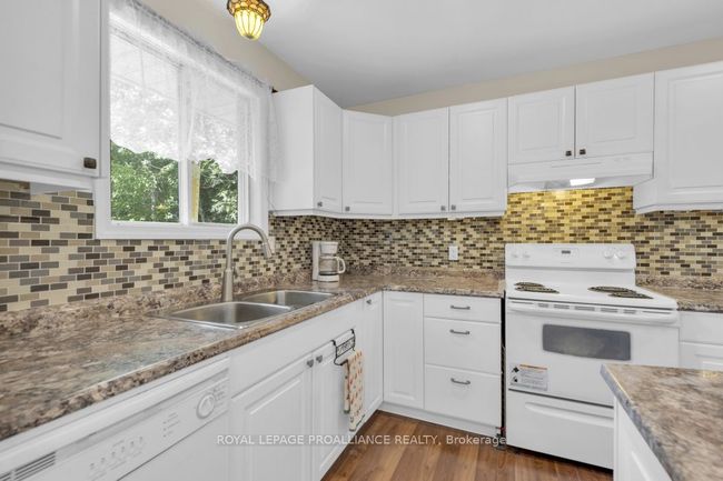 1115 Wintergreen Rd, House other with 4 bedrooms, 2 bathrooms and 4 parking in North Frontenac ON | Image 10