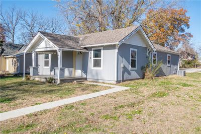 318 W Front Street, House other with 3 bedrooms, 1 bathrooms and null parking in Grain Valley MO | Image 1