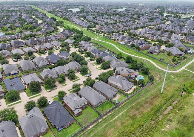 27330 Aspen Falls Ln, House other with 3 bedrooms, 3 bathrooms and 2 parking in Fulshear TX | Image 35