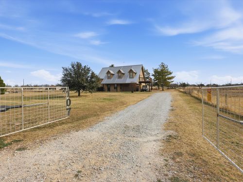 107 Private Road 3421, Bridgeport, TX, 76426-6813 | Card Image