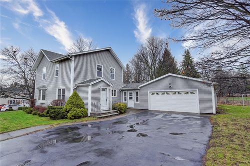 27 Richmond Ave, Bergen, NY, 14416-9771 | Card Image