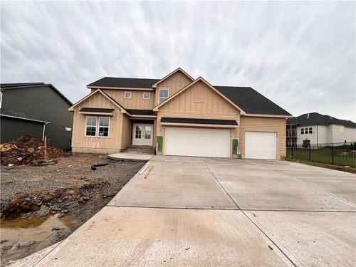16354 Spring Valley St, Gardner, KS, 66030-5558 | Card Image