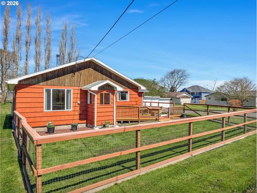 92277 Youngs River Rd, Astoria, OR, 97103-8352 | Card Image