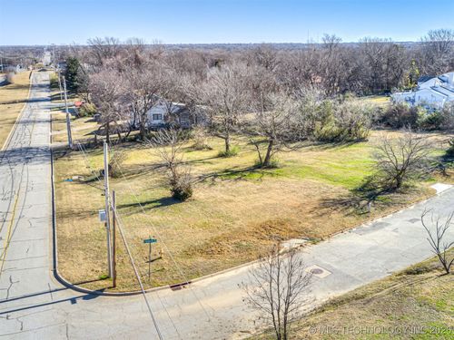 2533 Cheyenne Ave, Tulsa, OK, 74106-3624 | Card Image