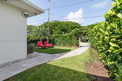 9025 Hawthorne Ave, House other with 4 bedrooms, 3 bathrooms and null parking in Surfside FL | Image 3