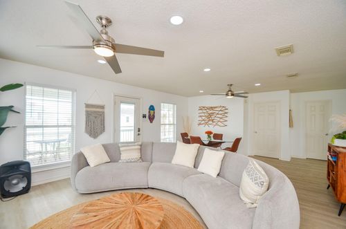 22810 Fresca St, Galveston, TX, 77554-1240 | Card Image