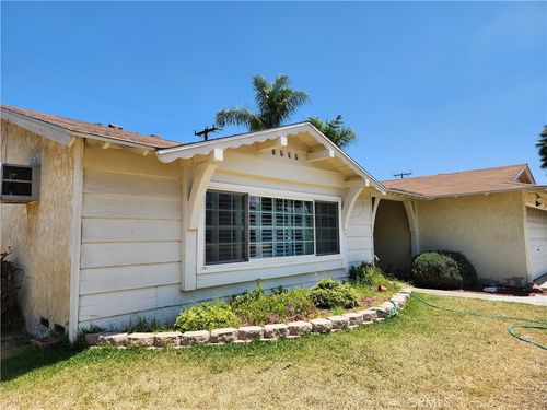 2677 W Russell Ave, Anaheim, CA, 92801-4949 | Card Image