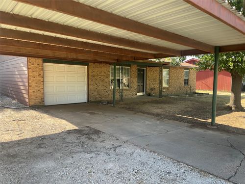 179 Oakland St, Graham, TX, 76450-2404 | Card Image