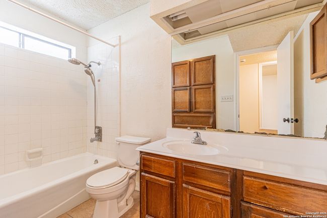 10563 Starcrest Dr, Home with 2 bedrooms, 1 bathrooms and null parking in San Antonio TX | Image 7