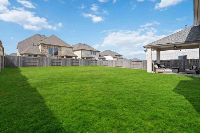 huge open lot | Image 22