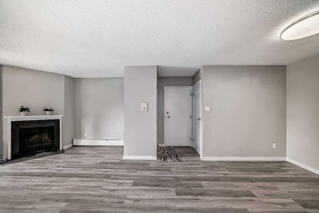 5310 - 315 Southampton Drive Sw, Home with 2 bedrooms, 1 bathrooms and 1 parking in Calgary AB | Image 6