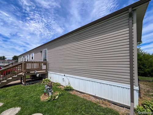 321 Prairie Cir, Carleton, MI, 48117-9085 | Card Image