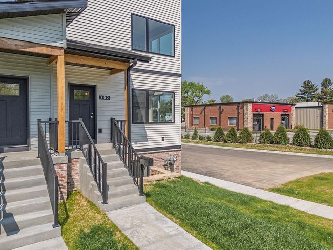 202 S Dewey Avenue, Condo with 3 bedrooms, 4 bathrooms and null parking in Reedsburg WI | Image 36