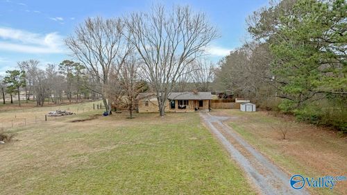 1304 Hammonds Rd, Fyffe, AL, 35971-3332 | Card Image