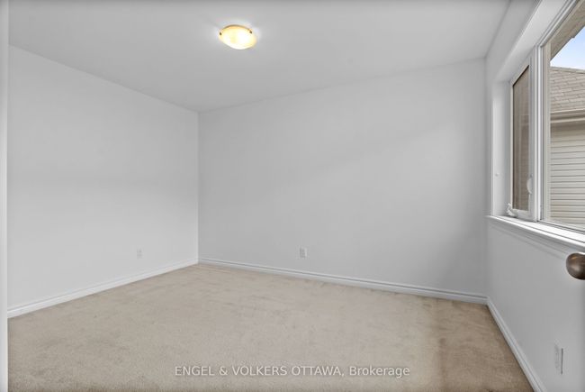 182 Meandering Brook Dr, House attached with 4 bedrooms, 4 bathrooms and 2 parking in Gloucester ON | Image 30