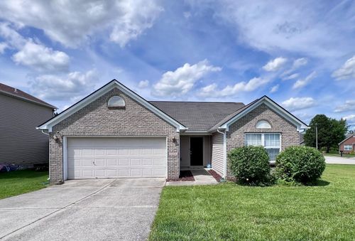 1155 Jamestown Dr, Berea, KY, 40403-8851 | Card Image