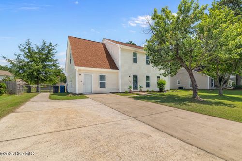 118 Carriage Dr, Jacksonville, NC, 28546-7392 | Card Image