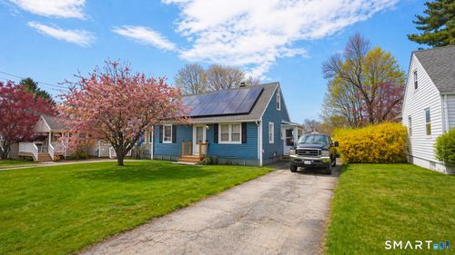 86 Crestwood Ave, Waterbury, CT, 06704-1621 | Card Image