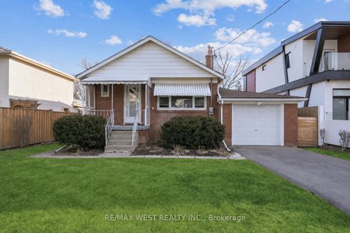 29 Prennan Ave, Etobicoke, ON, M9B4B7 | Card Image