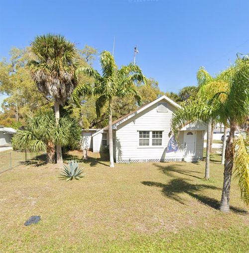 744 Myrtle Ave, VENICE, FL, 34285-4733 | Card Image