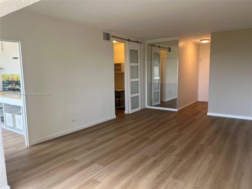 apt-8a-3 Island Ave, Miami Beach, FL, 33139-1373 | Card Image