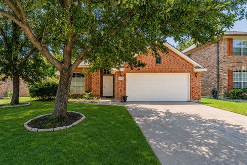 2755 Honey Suckle Dr, Grand Prairie, TX, 75052-8556 | Card Image