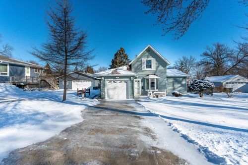 526 W Douglas Ave, Fergus Falls, MN, 56537-3227 | Card Image