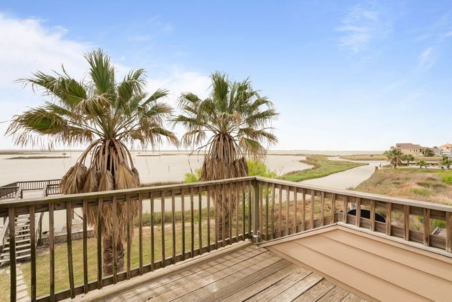 1022 Cape Velero Dr, House other with 3 bedrooms, 3 bathrooms and null parking in Rockport TX | Image 7