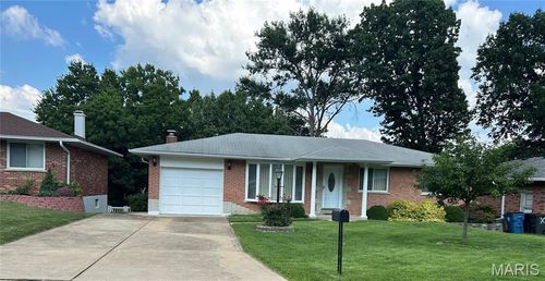9820 Vera Cruz Drive, St Louis, MO, 63126 | Card Image