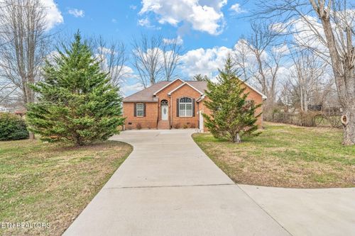 909 W Beaver Creek Dr, Powell, TN, 37849-4422 | Card Image