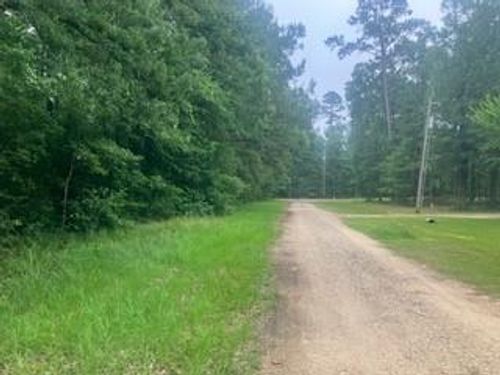 000 Wildwood Flower Circle, Livingston, TX, 77351 | Card Image