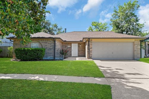 2910 Norwich St, Pearland, TX, 77584-2348 | Card Image