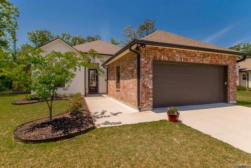 22841 Balsam Dr, Denham Springs, LA, 70726-8844 | Card Image