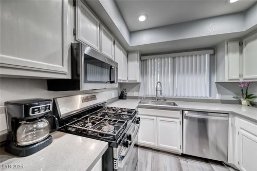 2225 Silver Pine Dr, Las Vegas, NV, 89108-7033 | Card Image
